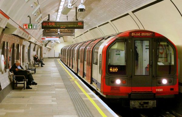 Free London Tube Rides Apple Pay